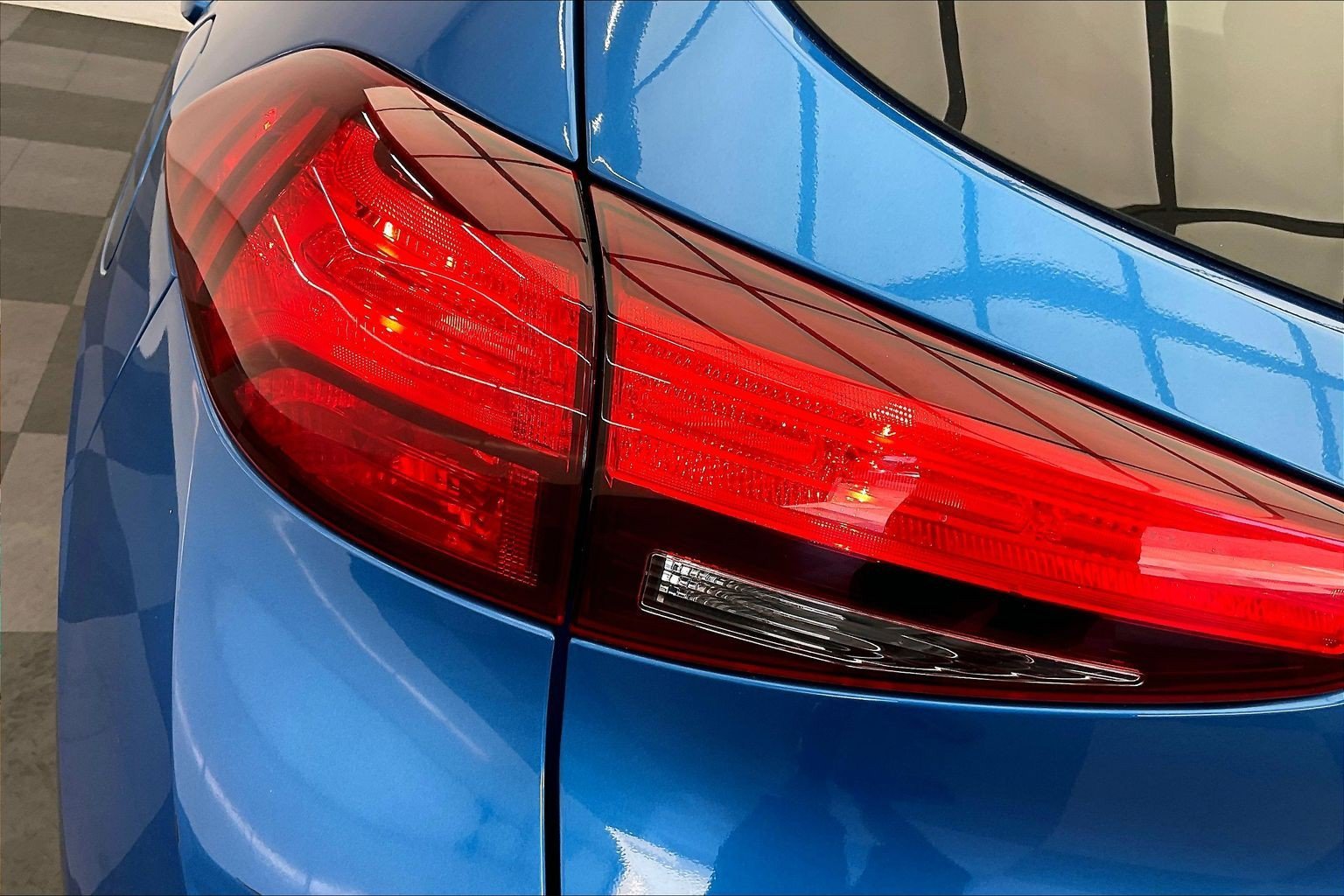 Used 2020 Aqua Blue Hyundai Value image 29