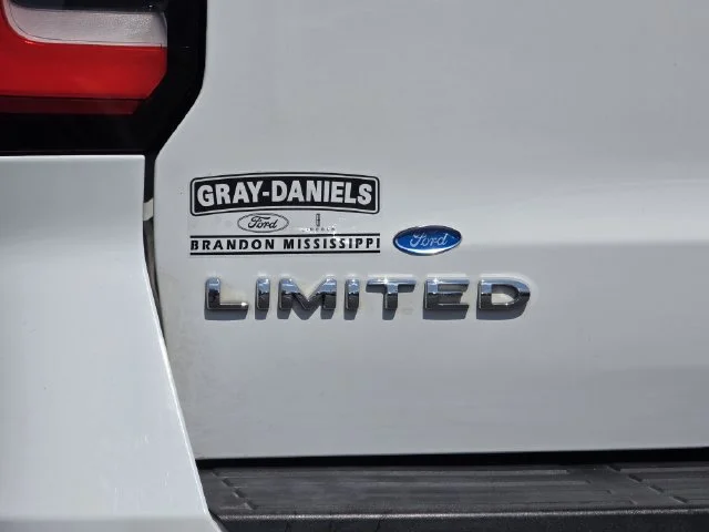 Certified Used 2022 Oxford White Ford Limited image 39