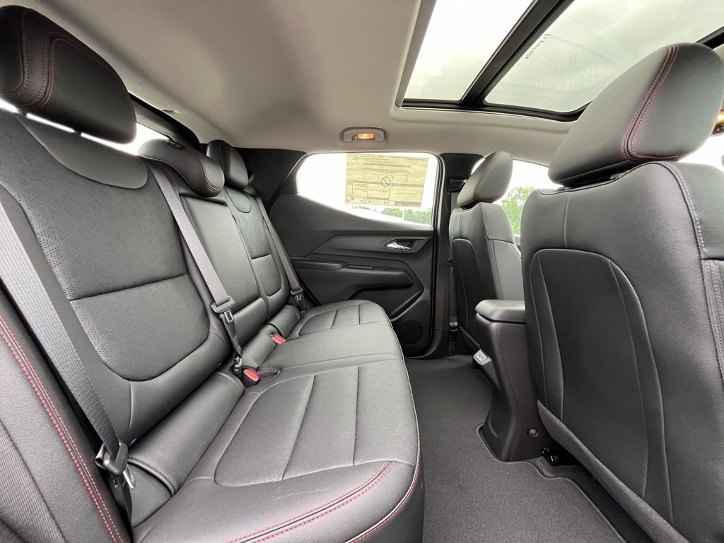 2027 Chevrolet Bolt RS - Photo 21