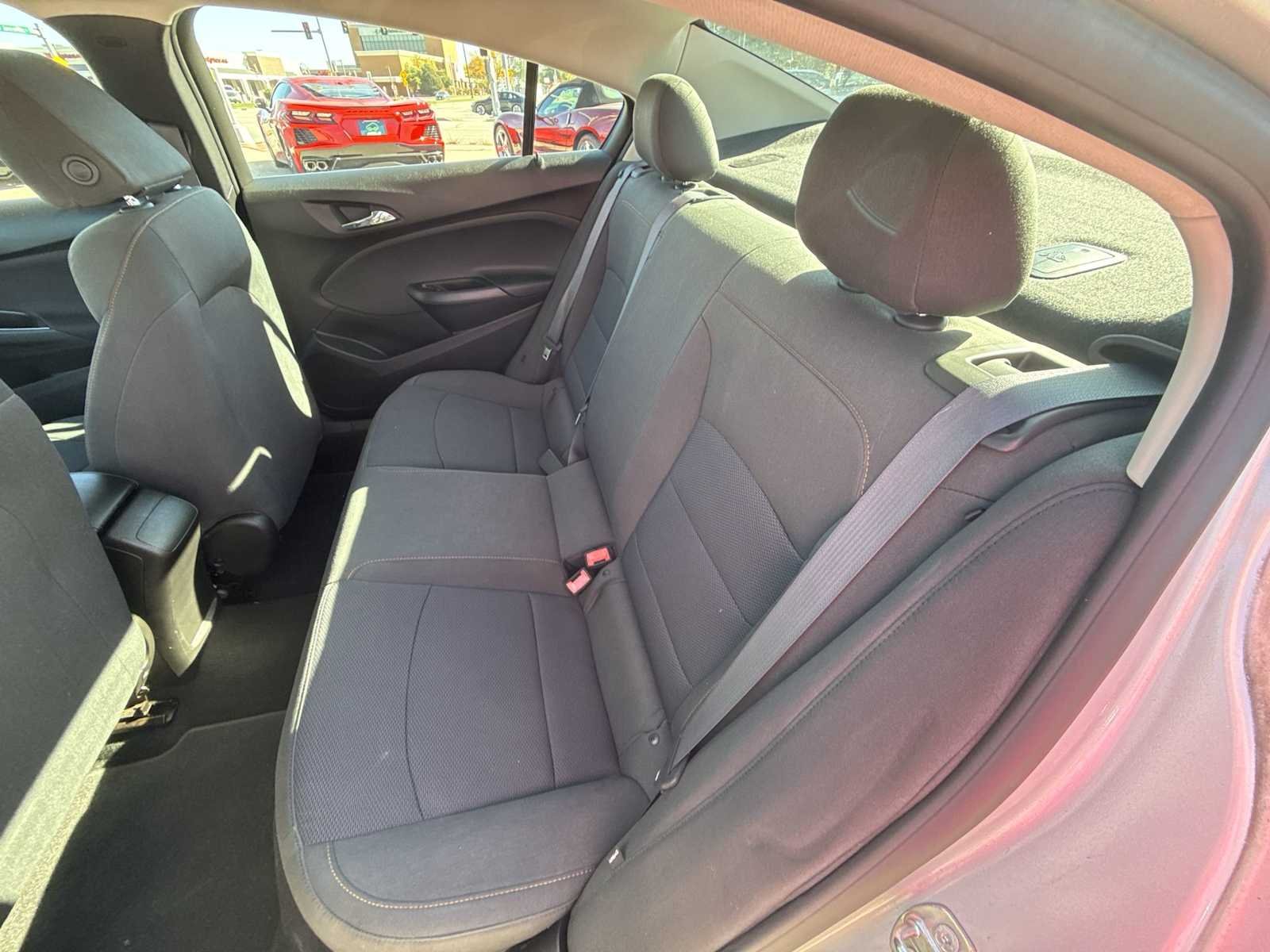 2017 Chevrolet Cruze LS - Photo 21