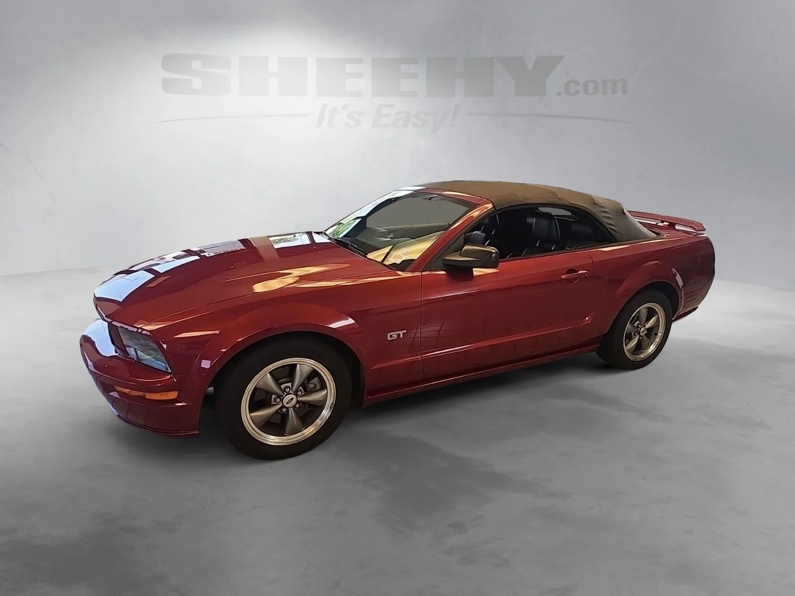 Used 2005 Red Ford GT Deluxe image 14