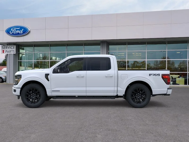 New 2025 Oxford White Ford XLT image 3