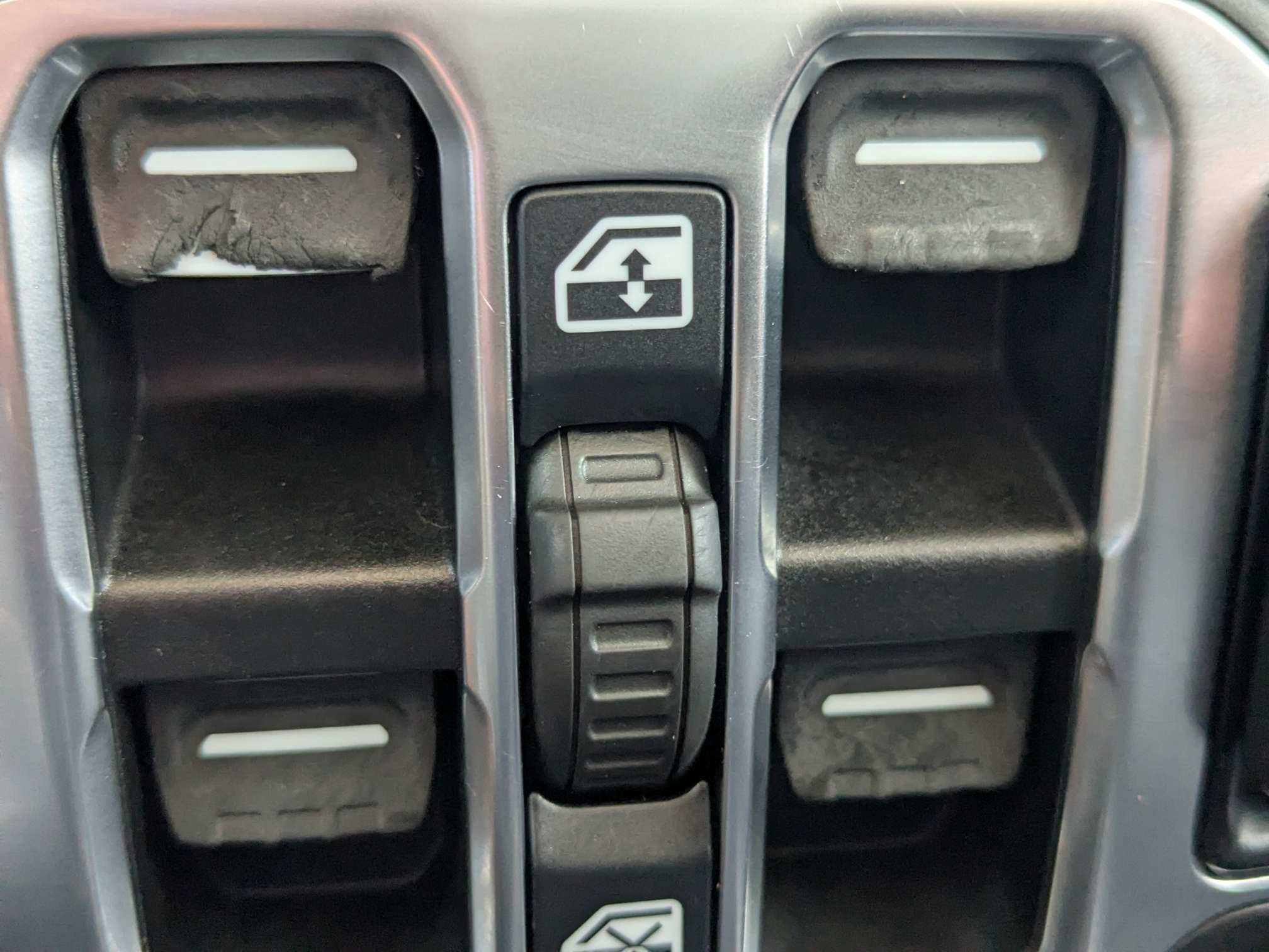 Used 2020 Bright White Clearcoat Jeep Sport S image 28