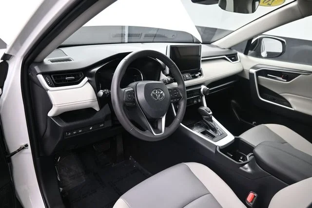 Used 2024 Beige Toyota XLE Premium image 25