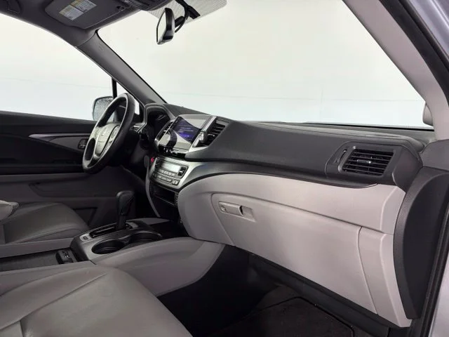 Used 2018 Silver Honda EX-L image 36