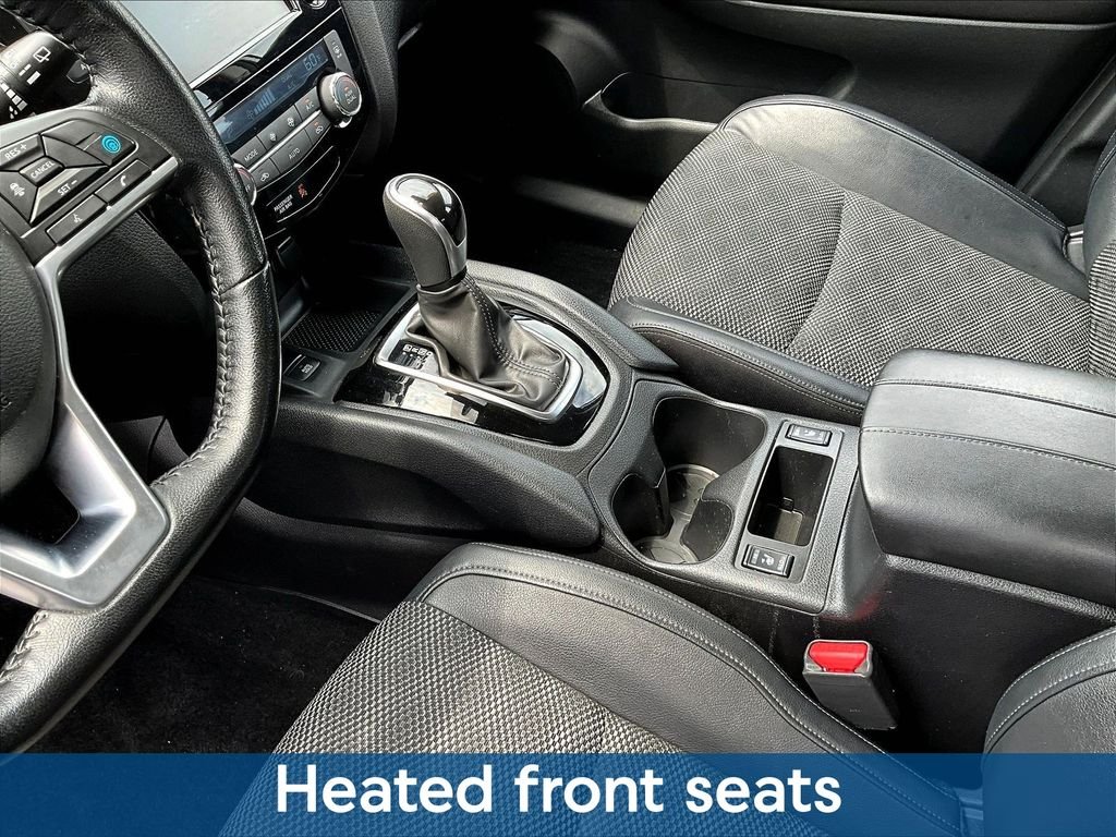 Used 2022 White Nissan SV image 21