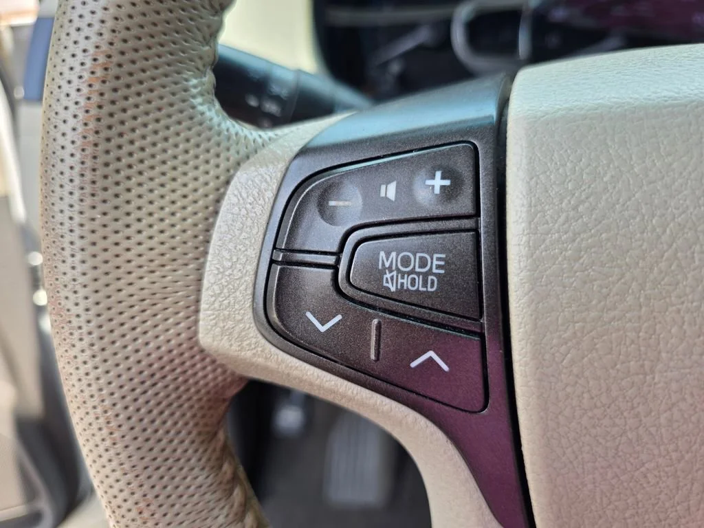 Used 2011  Toyota XLE AAS image 23