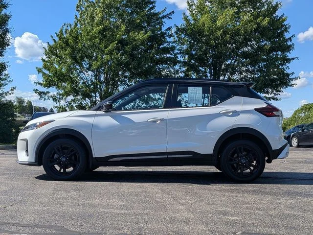 Used 2023 White Nissan SR image 4