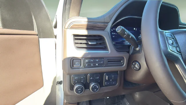 Used 2022 Beige Chevrolet Z71 image 24