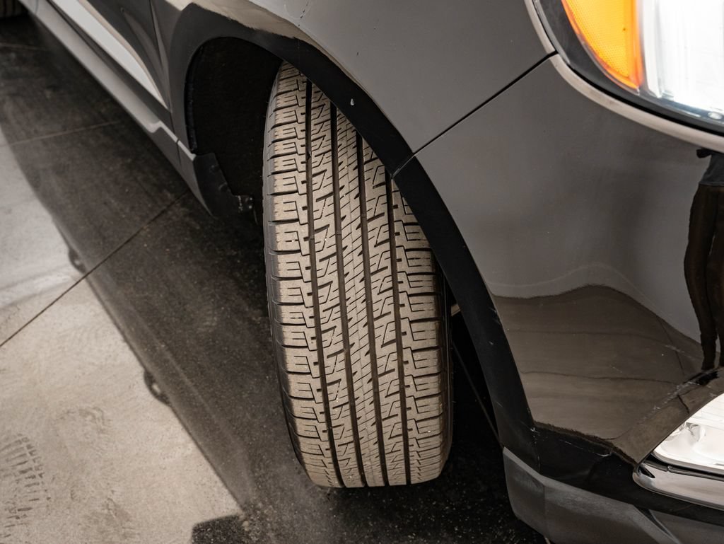 Used 2019 Agate Black Metallic Ford Titanium image 54