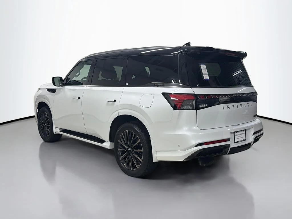 New 2026 White / Black INFINITI AUTOGRAPH image 3