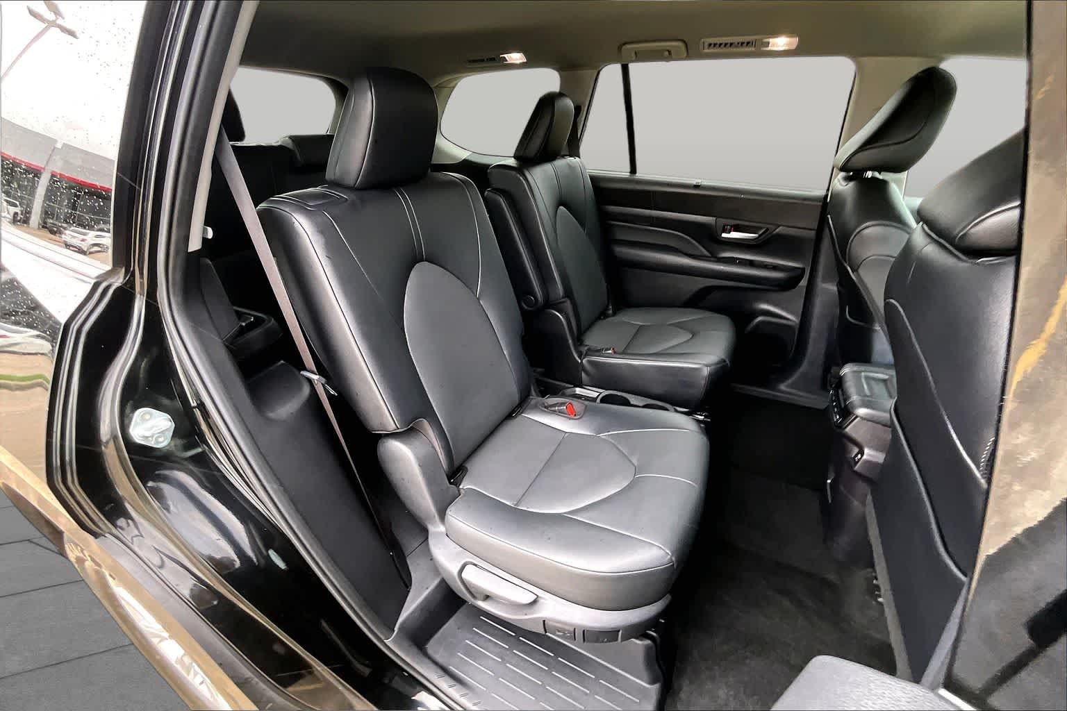 Used 2024 Midnight Black Metallic Toyota XLE image 20
