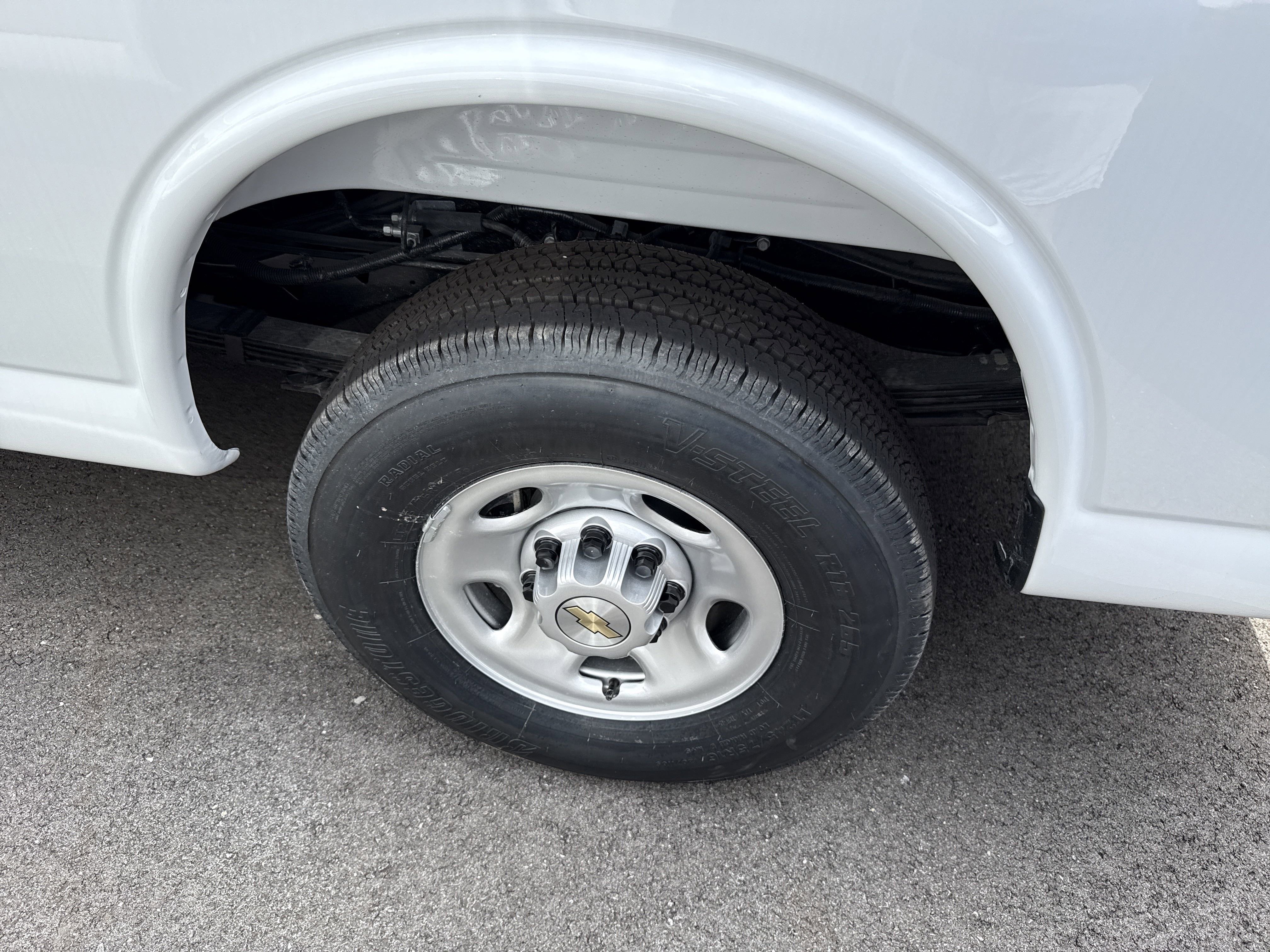 2025 Chevrolet Express Cargo Work Van - Photo 7