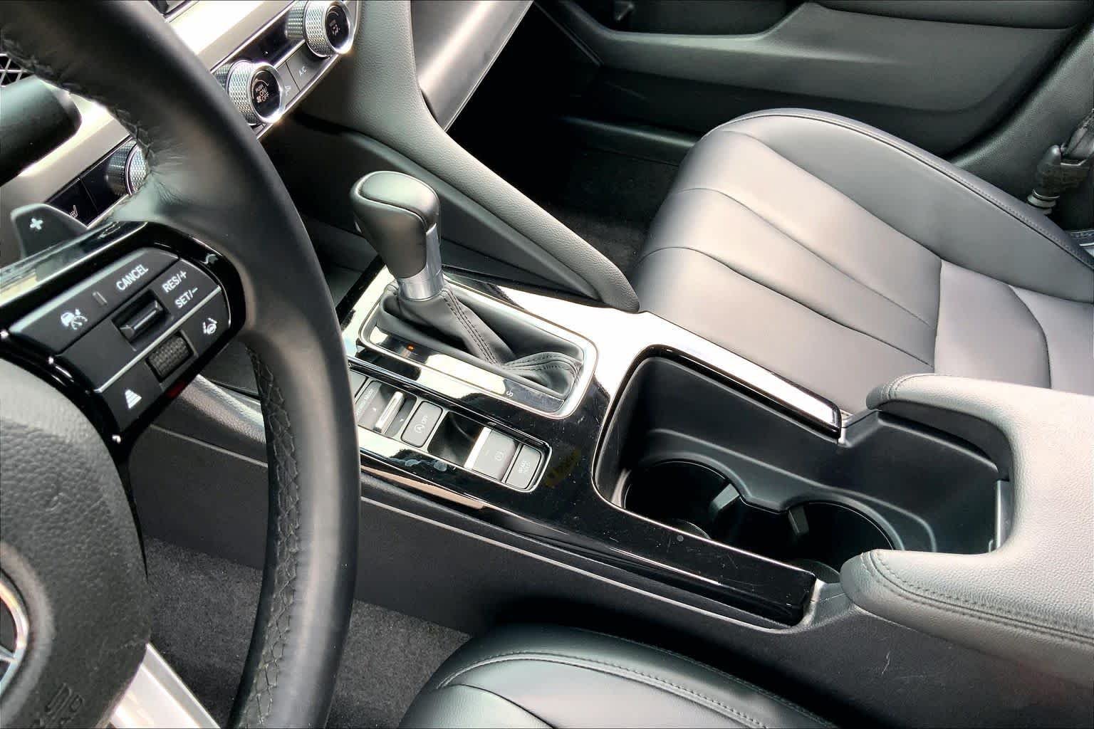 Used 2023 Platinum White Pearl Acura  image 15