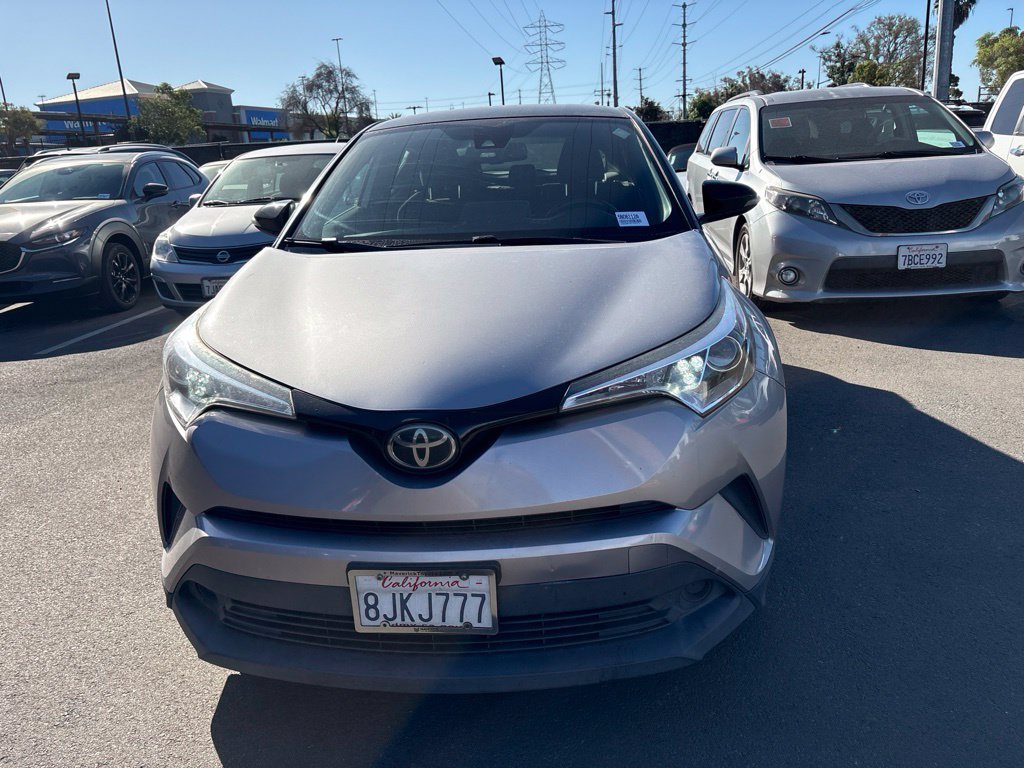 Used 2019 Silver Toyota XLE image 2