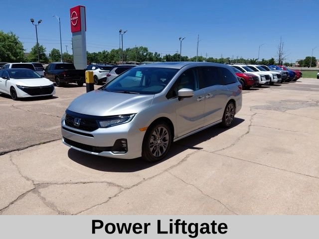 New 2026 Solar Silver Metallic Honda Touring image 9