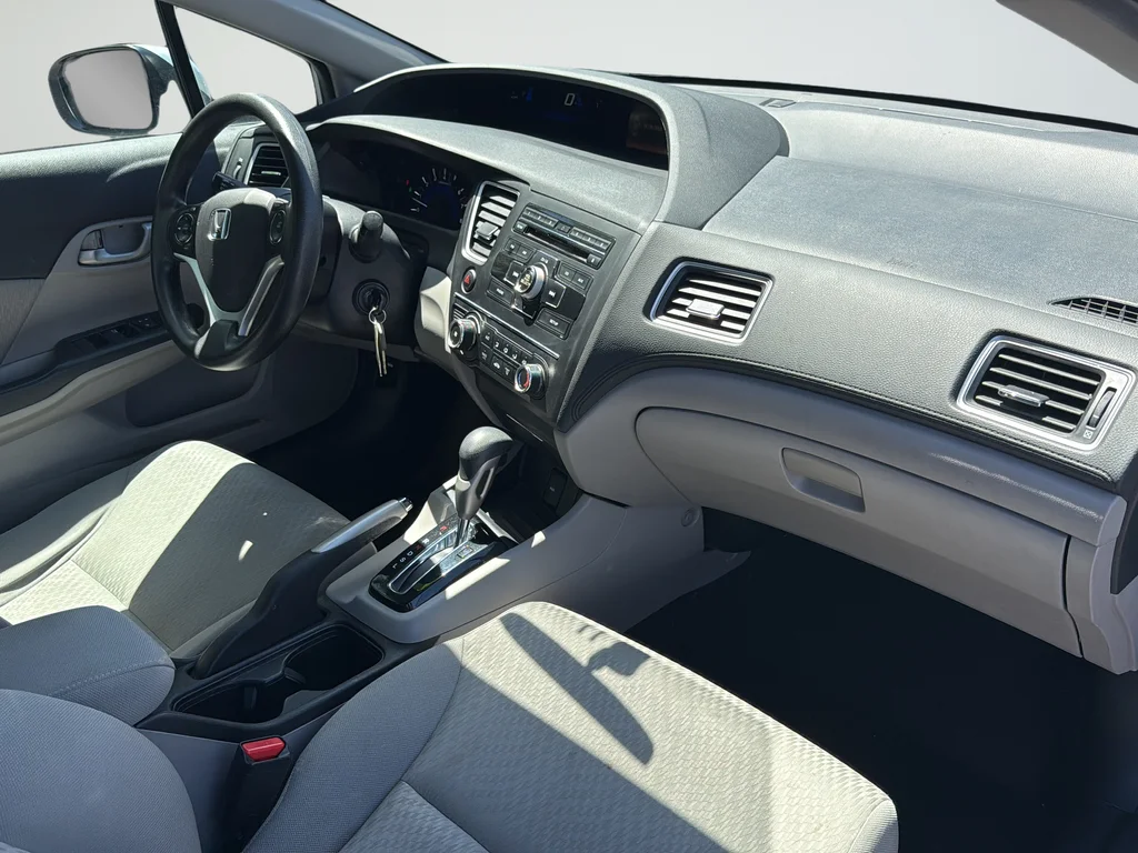 Used 2015  Honda LX image 16