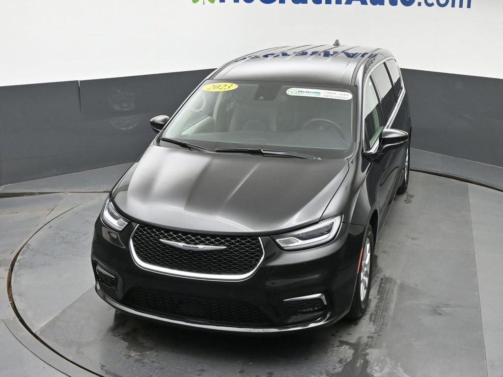 Used 2023 Black Chrysler Touring L image 29