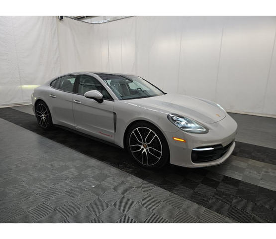 2023 Porsche Panamera 4 Platinum Edition
