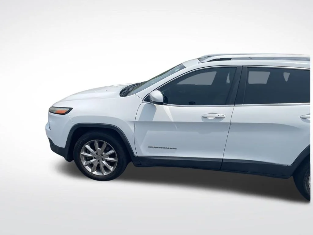 Used 2015 White Jeep Limited image 13