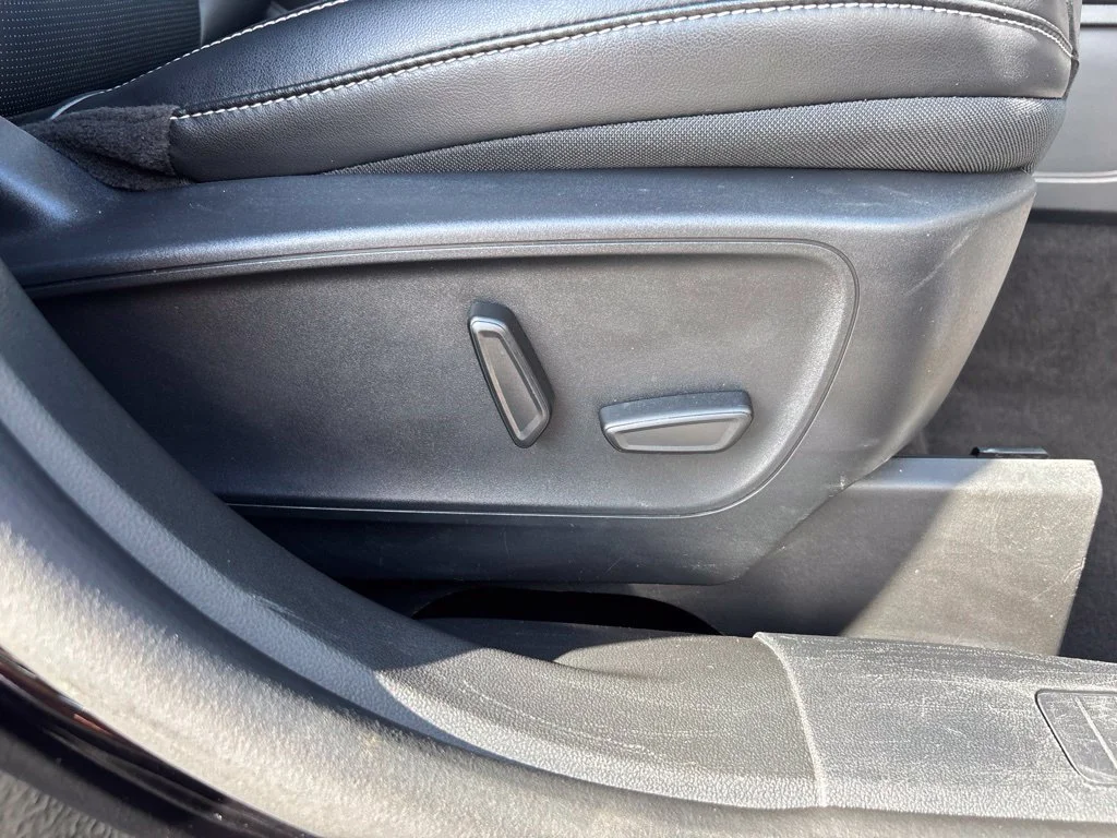 Used 2025 Black Ford Platinum image 27
