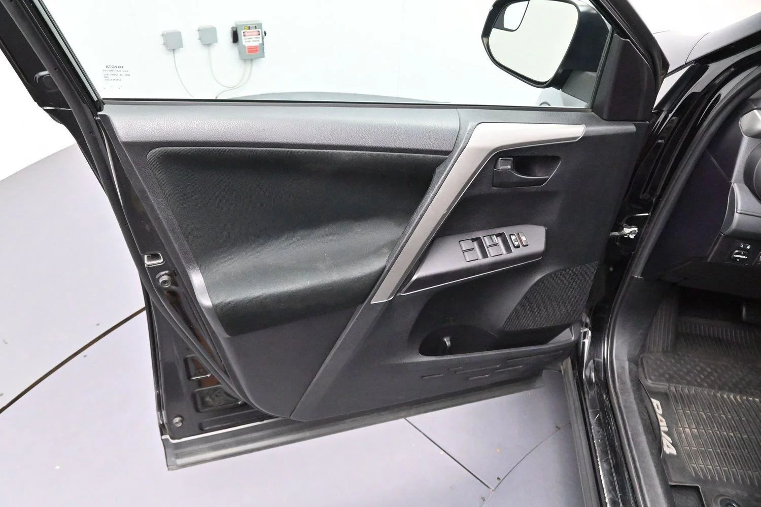 Used 2018 Black Toyota LE image 9