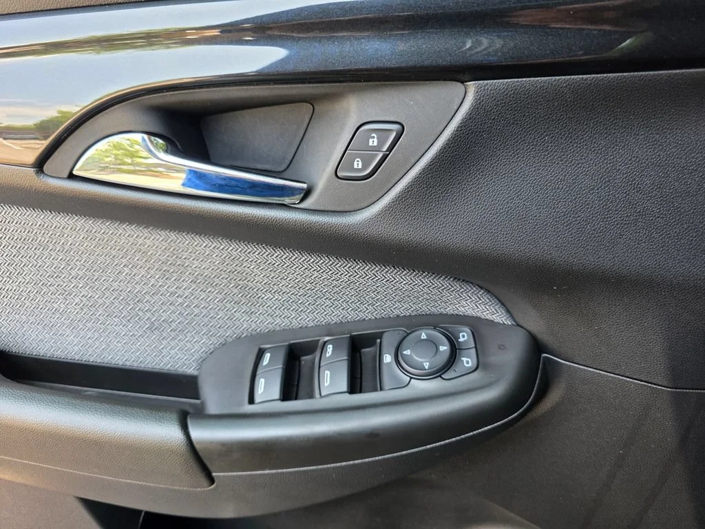 Used 2025 Mosaic Black Metallic Chevrolet LT image 16