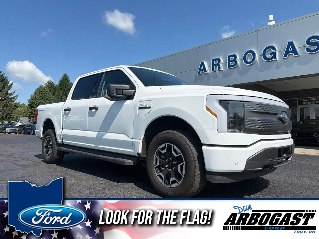 Used 2023 White Ford XLT image 1