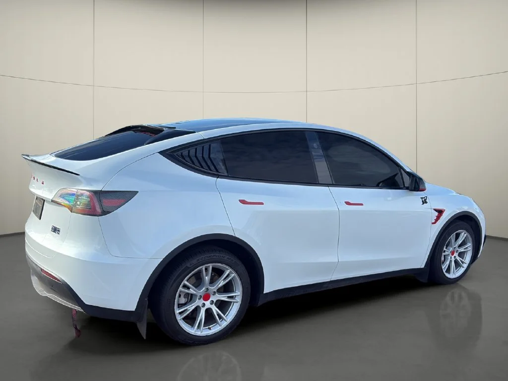 Used 2023  Tesla Long Range image 7