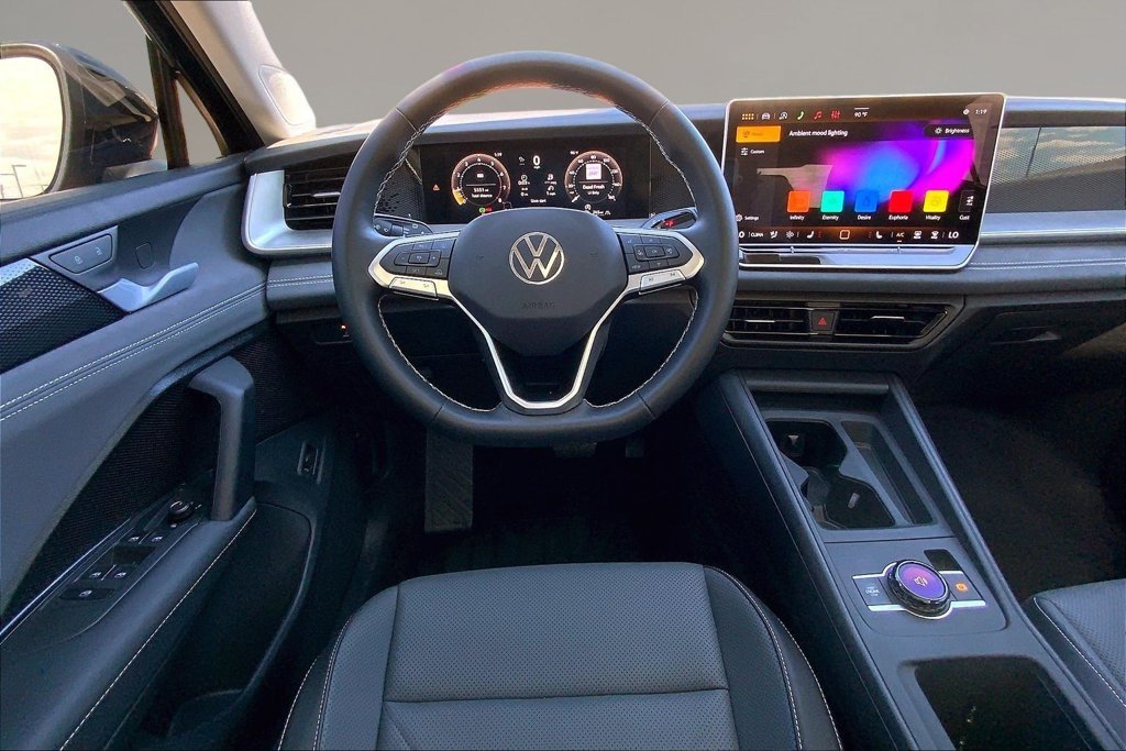 Used 2026 Deep Black Pearl Volkswagen 2.0T SE image 5