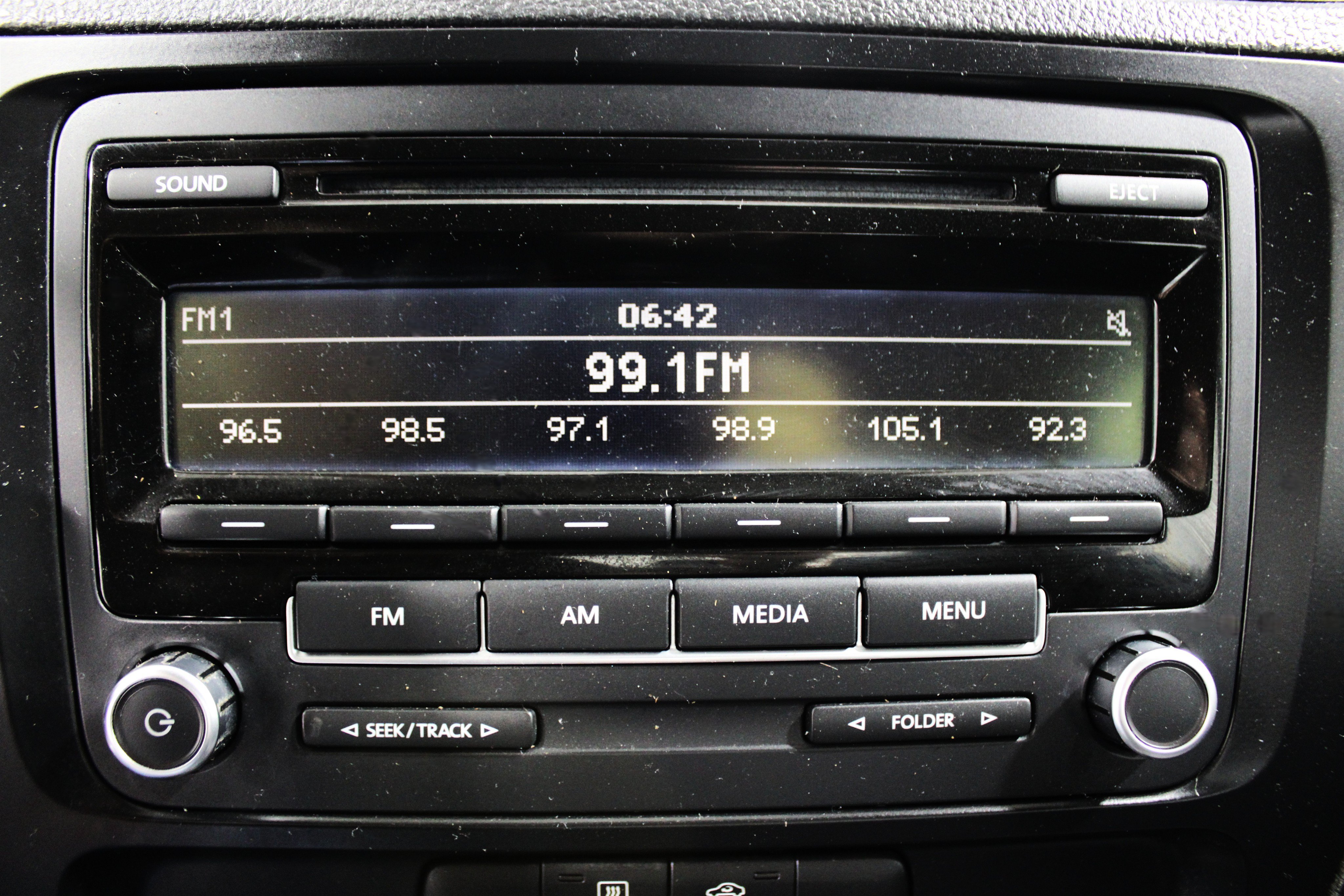 Used 2012 Candy White Volkswagen S image 10