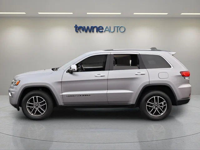 Used 2020 Silver Jeep Limited image 4