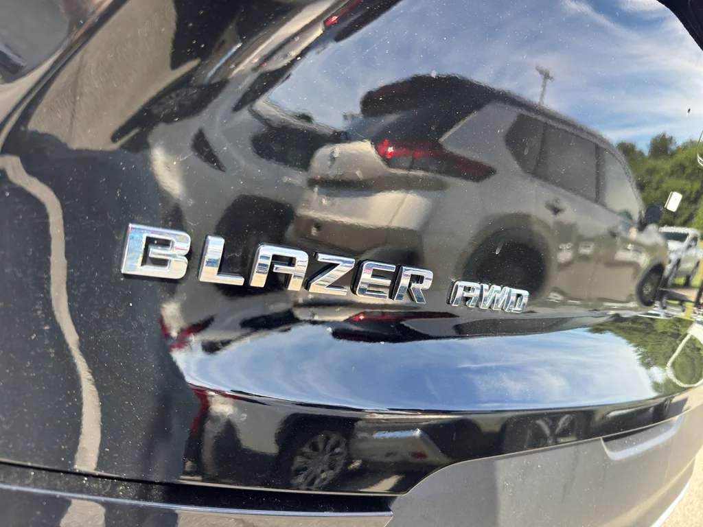 Used 2023 Black Chevrolet 2LT image 6