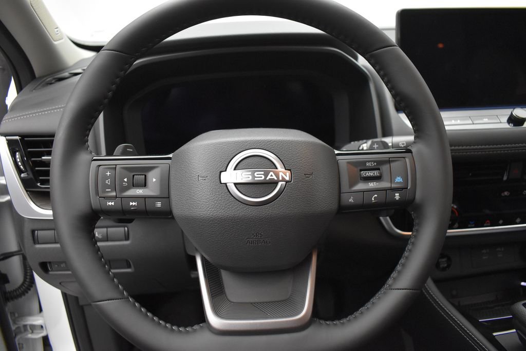 New 2026 Everest White Pearl TriCoat / Super Black Two-tone Nissan Platinum image 17