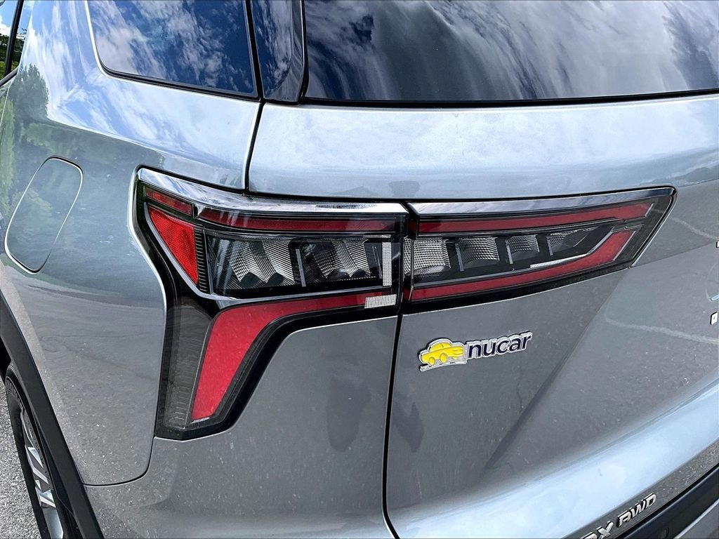Used 2025 Gray Chevrolet LT image 33