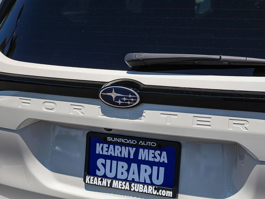 New 2026 CRYSTAL WHITE PEARL Subaru Premium image 8