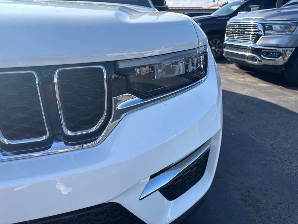 Used 2023 White Jeep Limited image 6