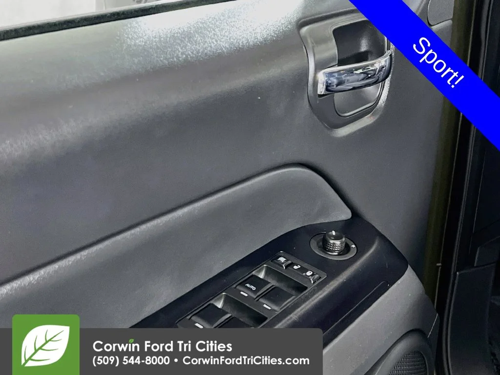 Used 2016 Green Jeep Sport image 11