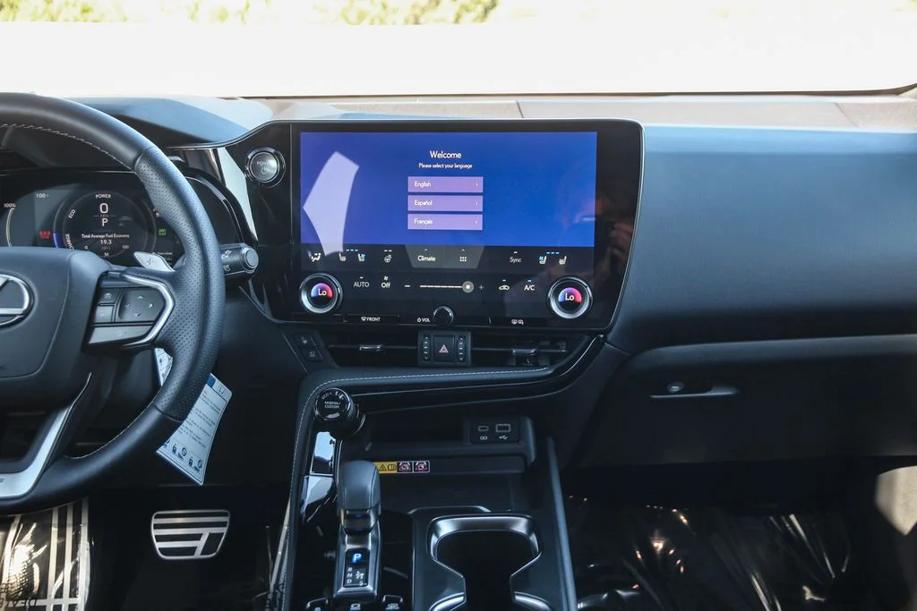 2026 Lexus NX 450h+ F-Sport - Photo 13