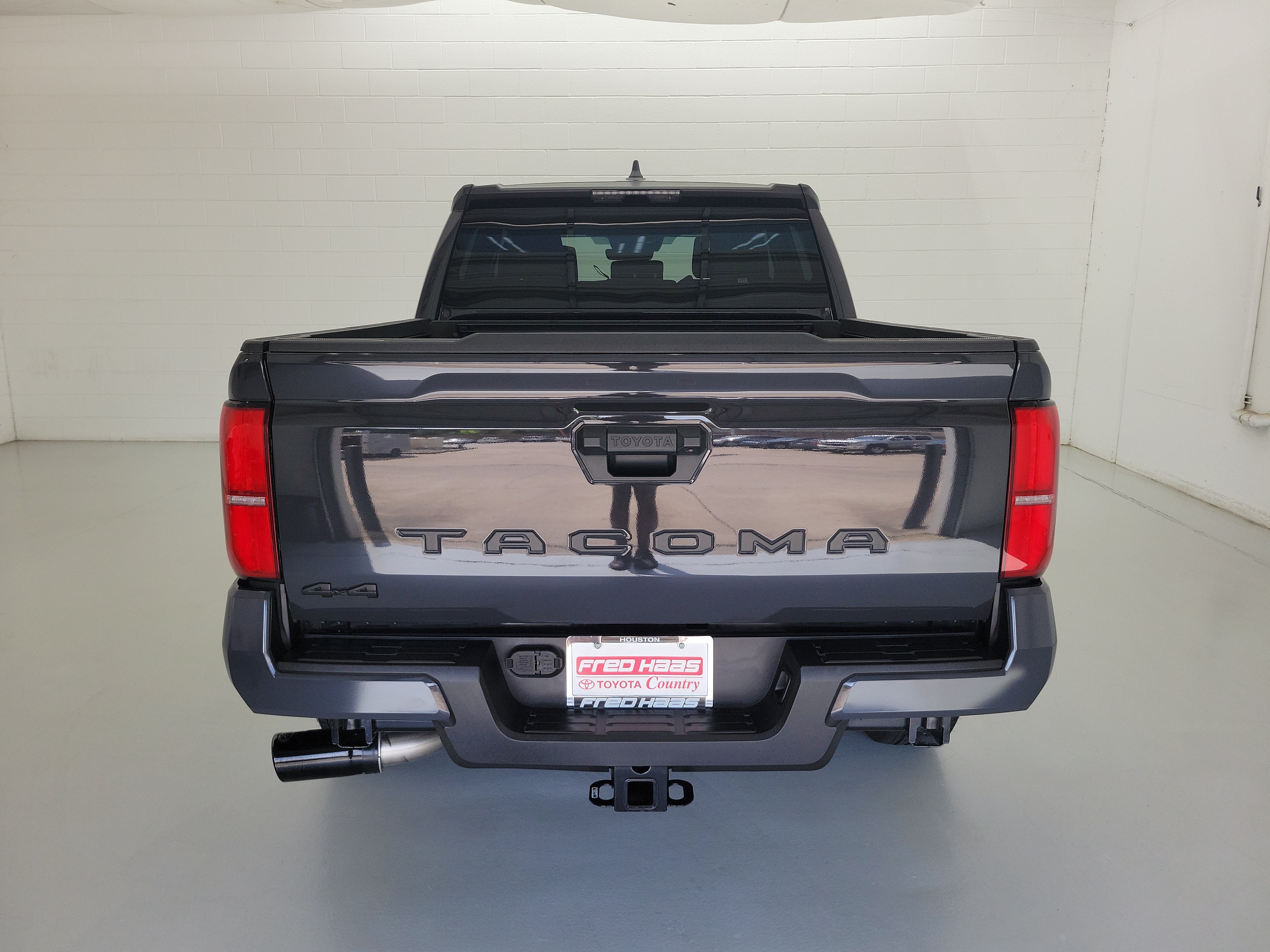Used 2025 Underground Toyota SR5 image 6