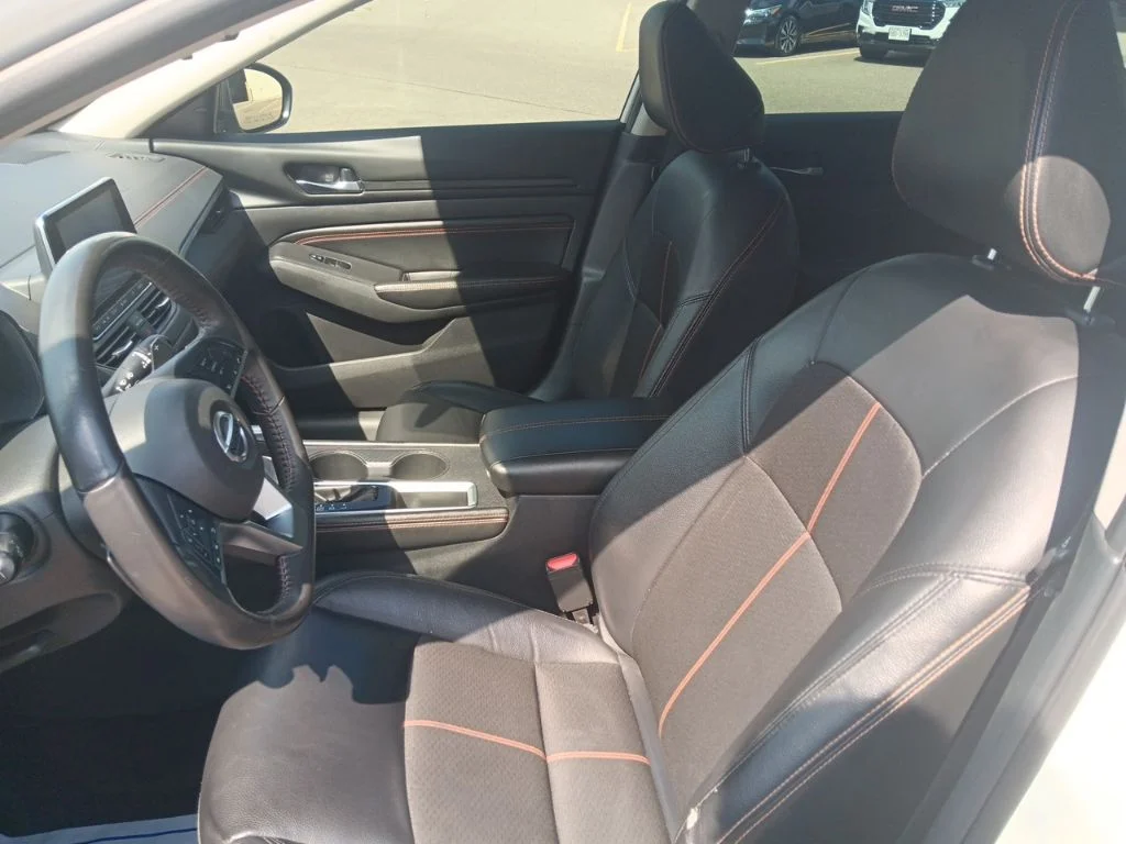 Used 2022 Pearl White Tricoat Nissan 2.5 SR image 11