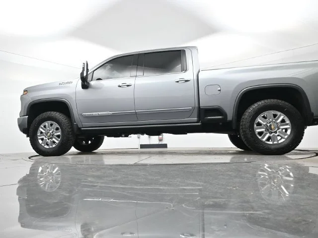 Used 2025 Sterling Gray Metallic Chevrolet High Country image 28