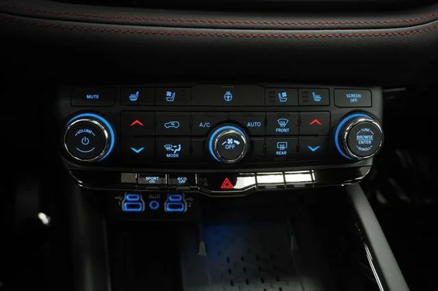 New 2026 Diamond Black Clear-Coat Exterior Paint Dodge GT PLUS image 25