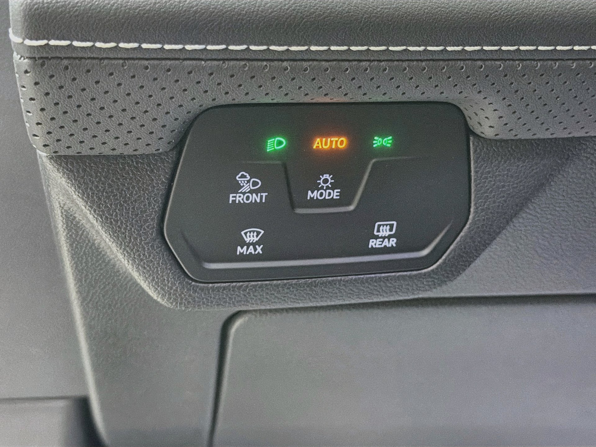 2026 Volkswagen Atlas SE - Photo 10