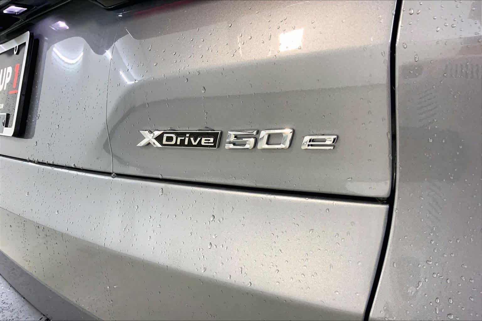 New 2026 Skyscraper Grey Metallic BMW xDrive50e image 15