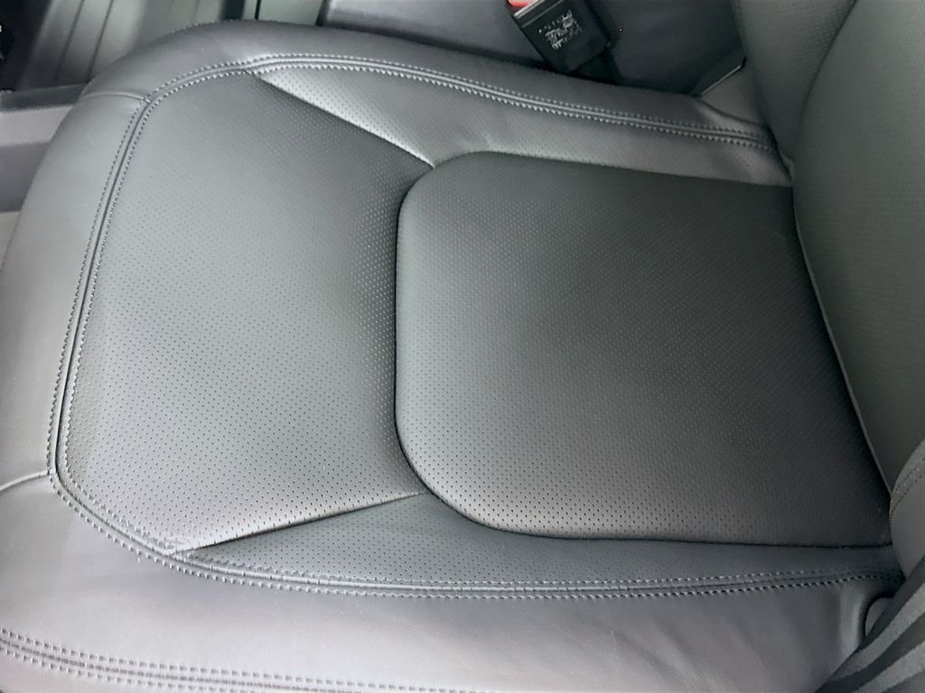 New 2026 Santorini Black Land Rover X-Dynamic SE image 21