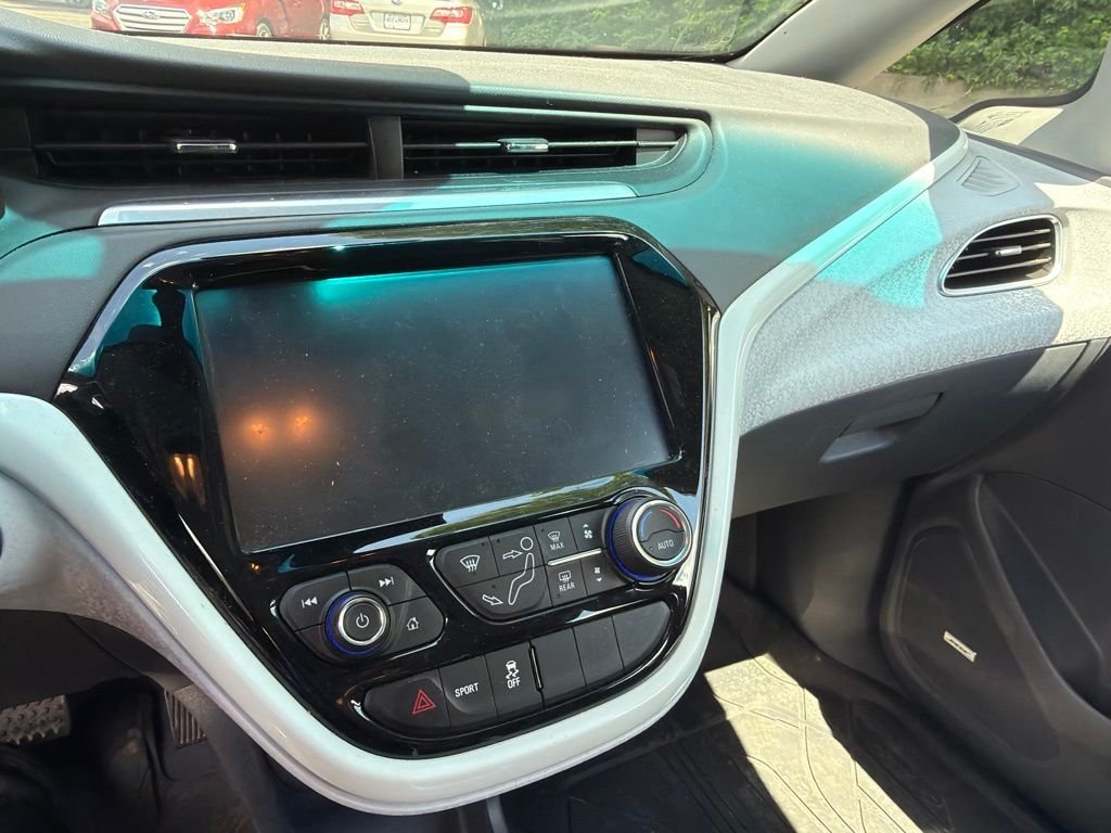 Used 2020 Black Chevrolet Premier image 10