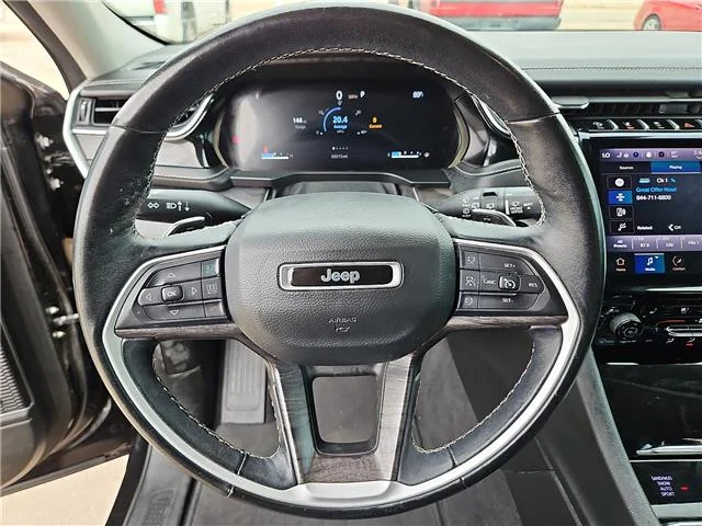 Used 2022 Diamond Black Crystal Pearlcoat Jeep Limited 4x4 image 14