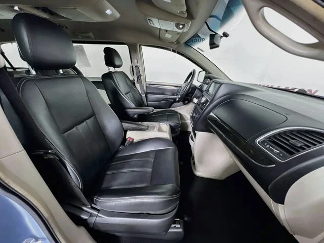 2013 Chrysler Town & Country Touring - Photo 38
