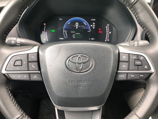 Certified Used 2024 WIND CHILL PEARL Toyota  image 27